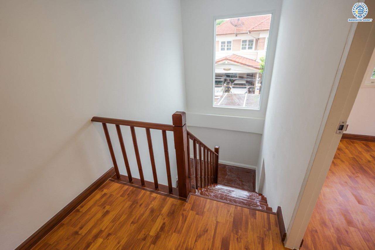 บ้านมือสองตกแต่งใหม่ ม.ลลิลอินเดอะพาร์ค บางใหญ่ พร้อมอยู่ตอบโจทย์ทุกฟังก์ชัน เนื้อที่ 50 ตร.ว. ฟังก์ชัน 3 ห้องนอน 2 ห้องน้ำ 1 ที่จอดรถ บนทำเลเดินทางสะดวก ใกล้เซ็นทรัลเวสต์เกต ทางด่วน "กาญจนาภิเษก และเพียง 5 นาทีถึงรถไฟฟ้าสายสีม่วง "สถานีตลาดบางใหญ่"